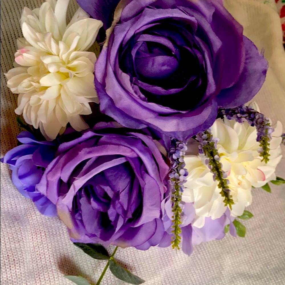 flower bouquet purple and white